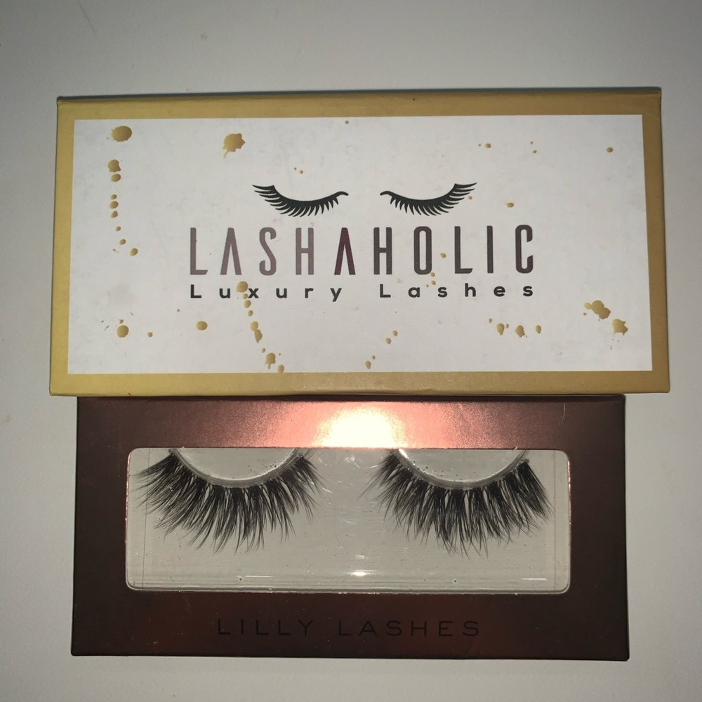 Lashaholics Luxury Lashes and Lily Lashes